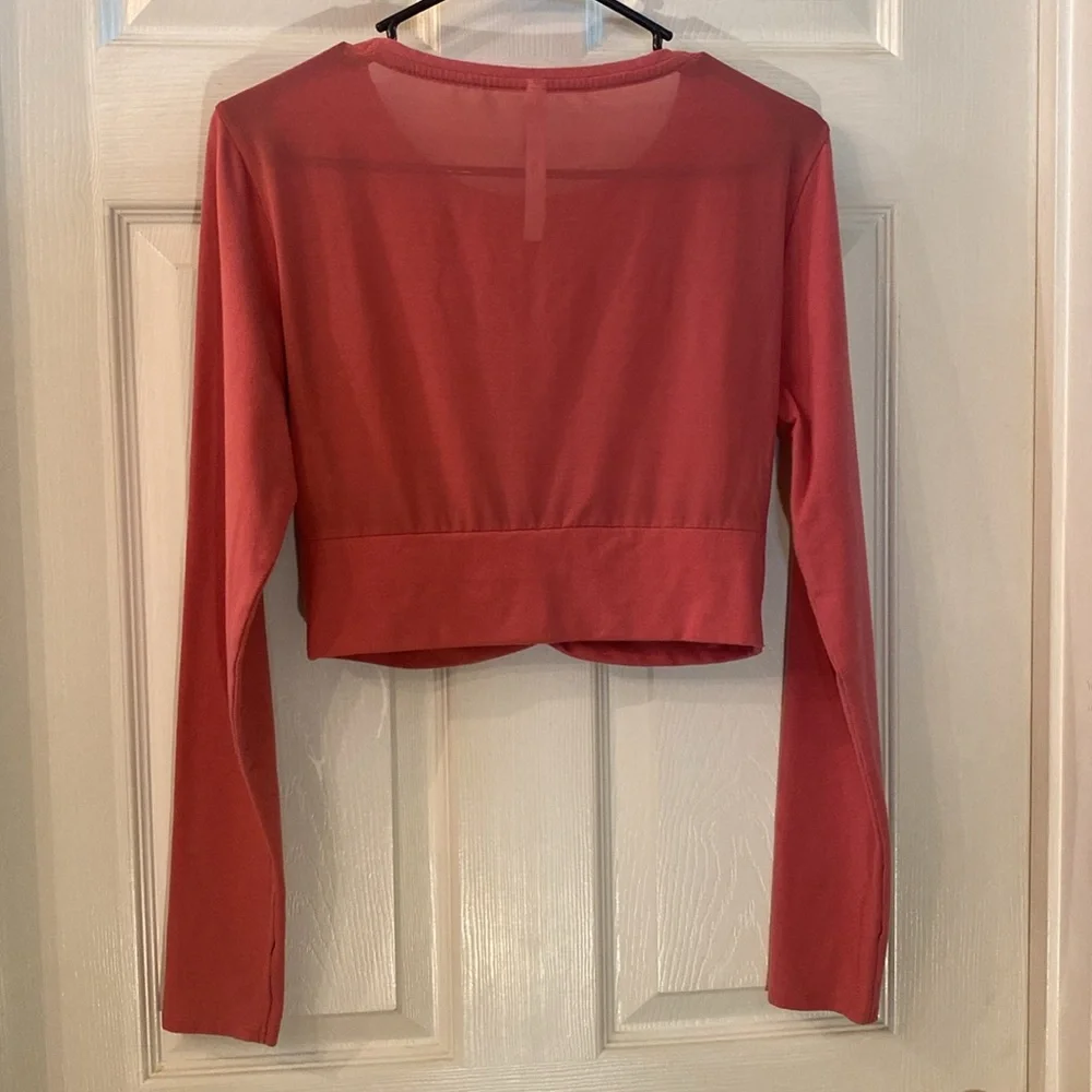Victoria's Secret Sport Rosy Pink Long Sleeve Crop Blouse - Picture 8 of 12